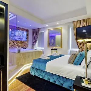 Trevi Diamond Luxury Suites & Jacuzzi , Roma Italia