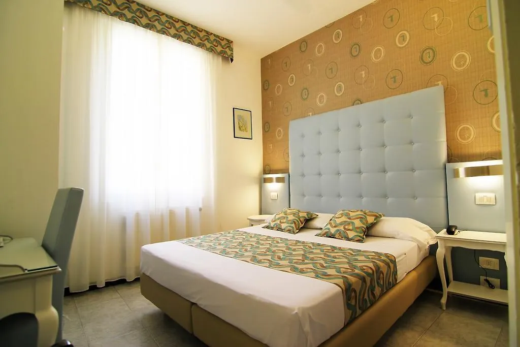 Hotel Souvenir Monterosso al Mare 2*,